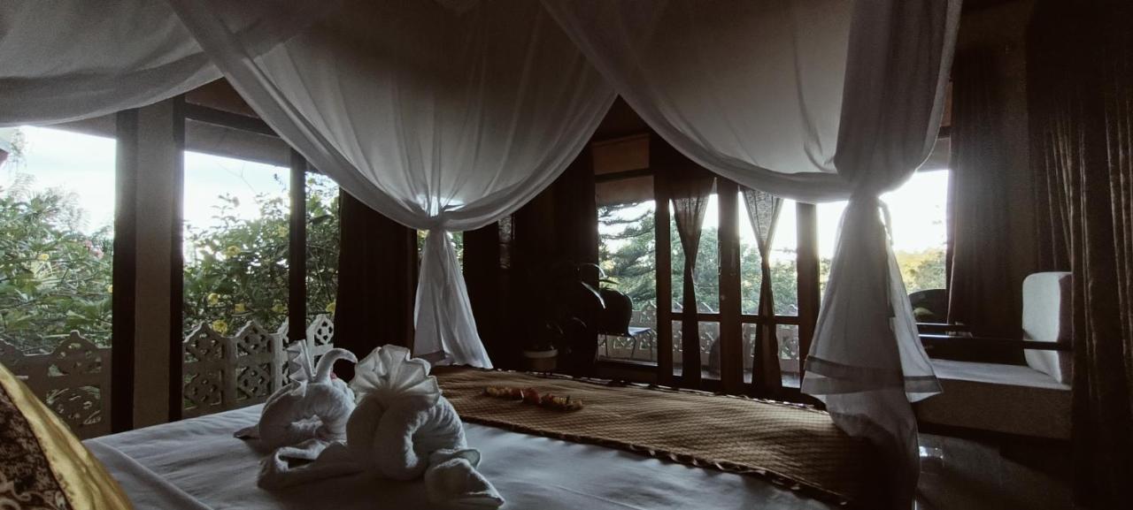Tangkoko Sanctuary Villa Bitung Esterno foto