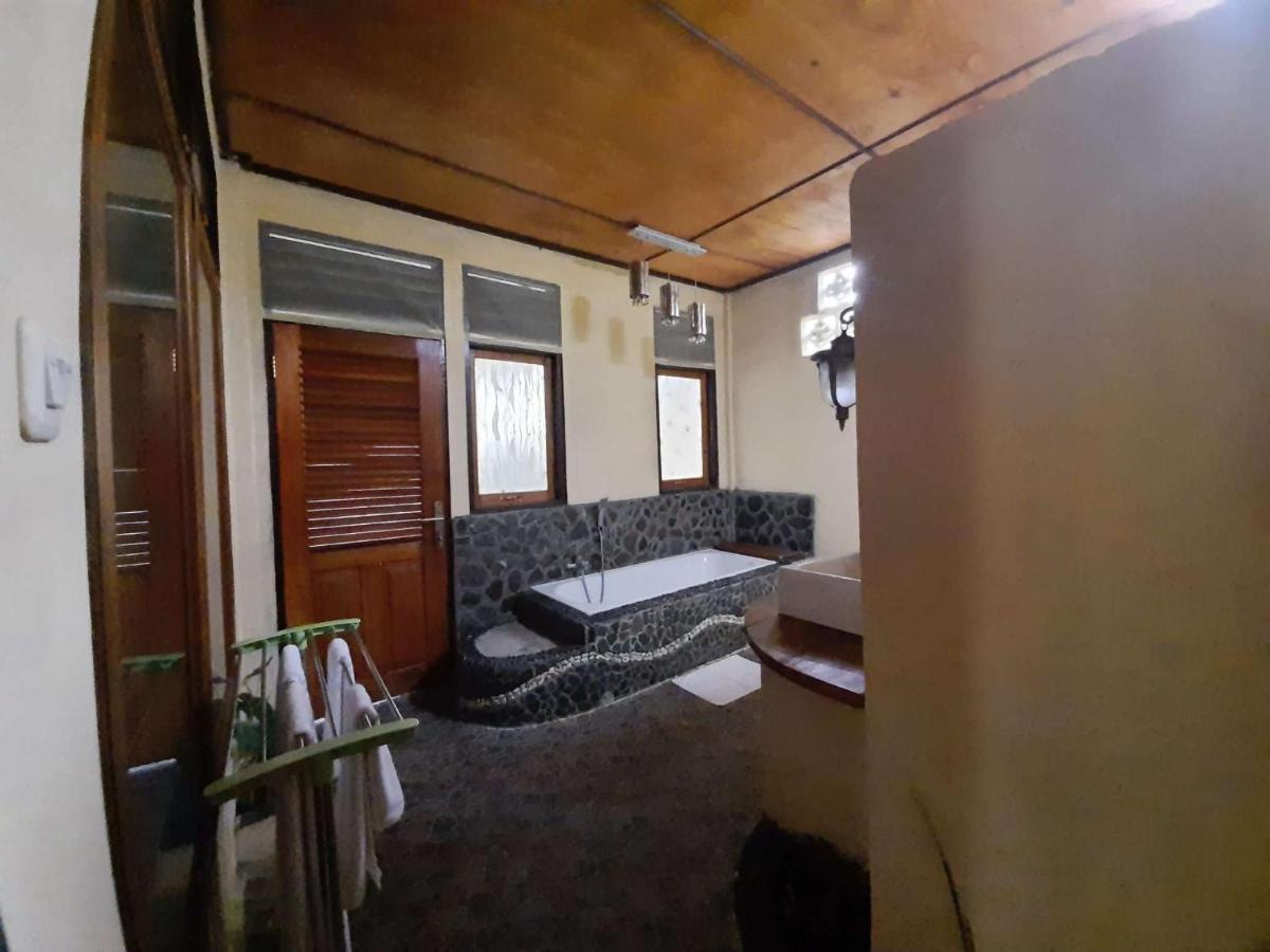Tangkoko Sanctuary Villa Bitung Esterno foto